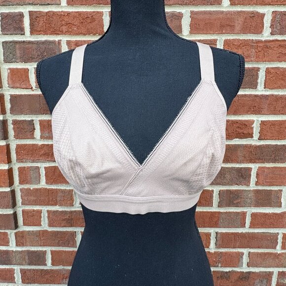 Lululemon Awake to Lace Racerback Bra Size 36C Nude Athletic Breathable - Picture 2 of 7